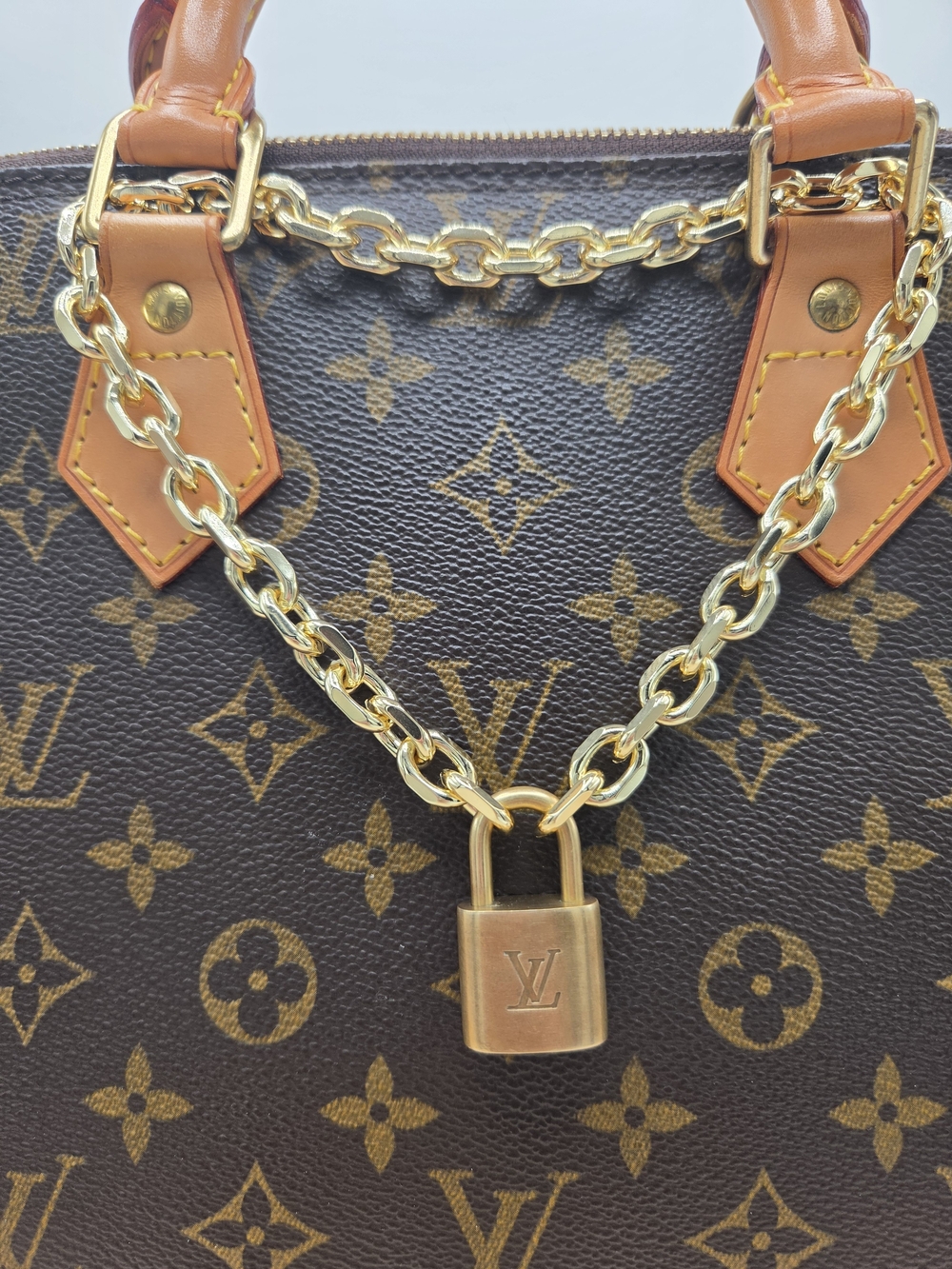 Authentic Louis Vuitton Lock Chunky Chain Statement Necklace 313 Series